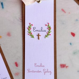 Santito bordado flores rosadas y cruz – Bautizo